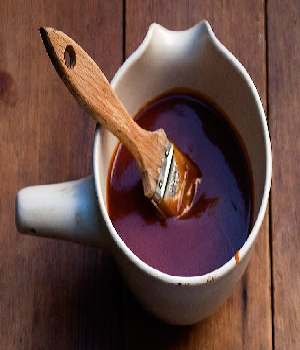 Gekruide kersen-bourbonsaus met steaks